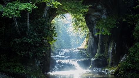 千葉県君津市 天気 - 天候がもたらす地域の魅力と生活への影響